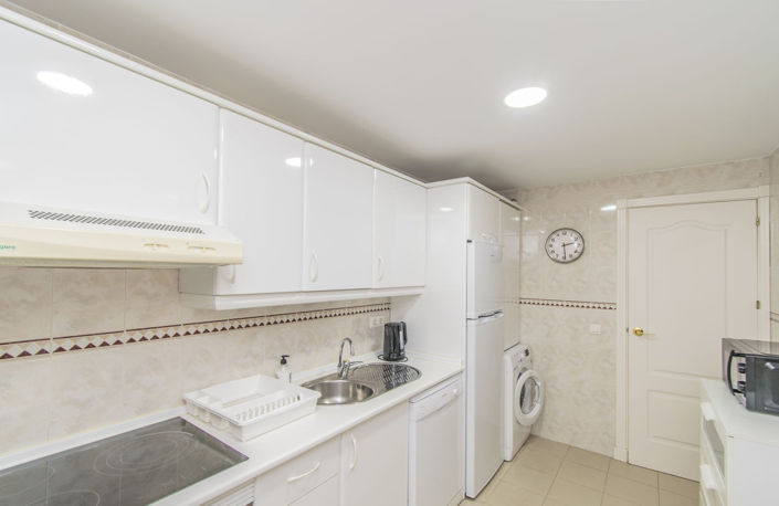 Image No.17-2 Bed Property for sale