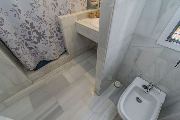 Image No.24-2 Bed Property for sale