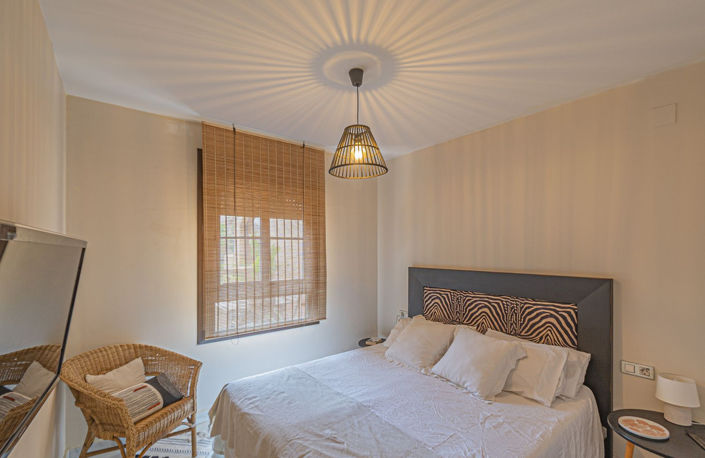 Image No.15-2 Bed Property for sale