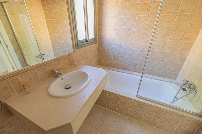 Image No.23-2 Bed Property for sale