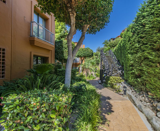 Image No.35-2 Bed Property for sale