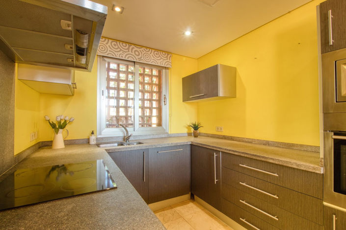 Image No.12-4 Bed Property for sale