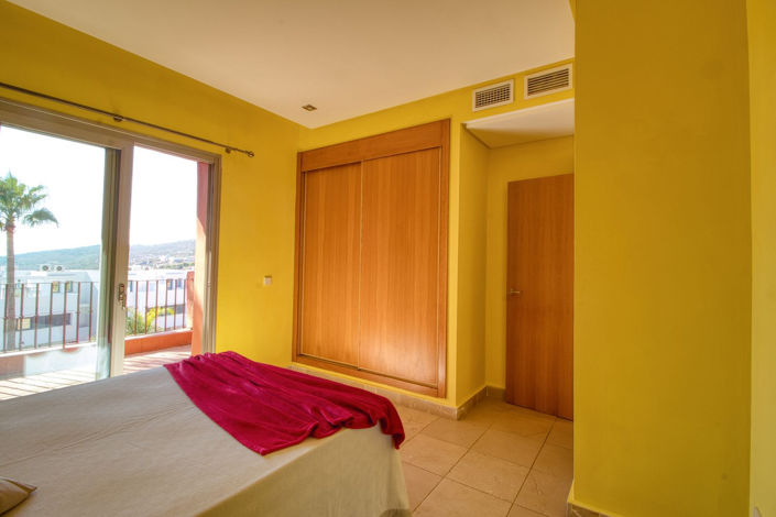 Image No.13-4 Bed Property for sale