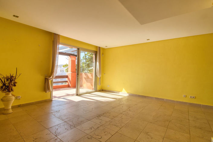 Image No.4-4 Bed Property for sale