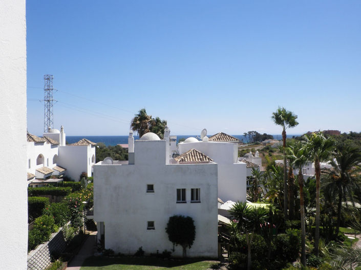 Image No.34-5 Bed Property for sale