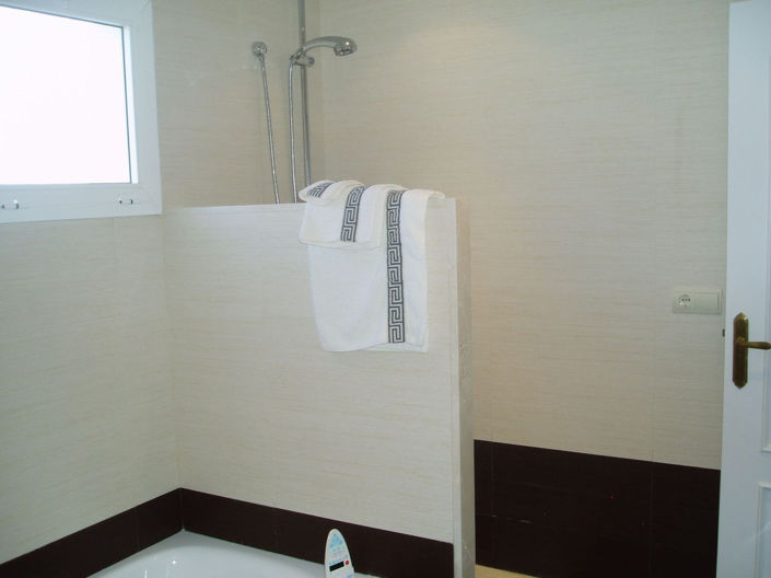 Image No.50-5 Bed Property for sale