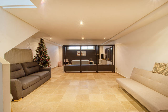 Image No.18-3 Bed Property for sale