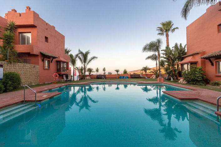 Image No.42-3 Bed Property for sale