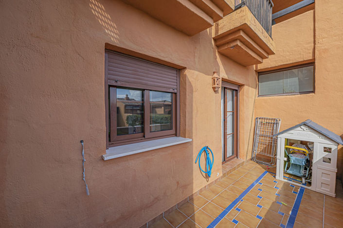 Image No.27-2 Bed Property for sale