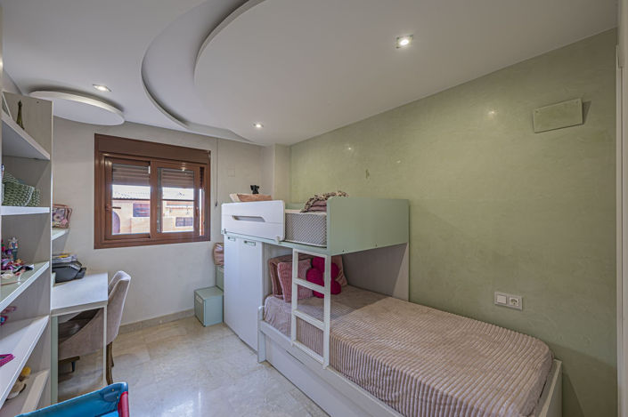 Image No.9-2 Bed Property for sale