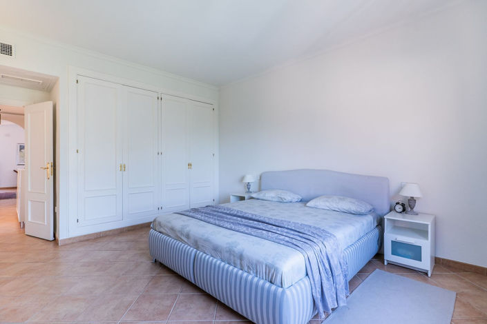 Image No.16-3 Bed Property for sale