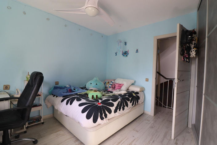 Image No.13-3 Bed Property for sale