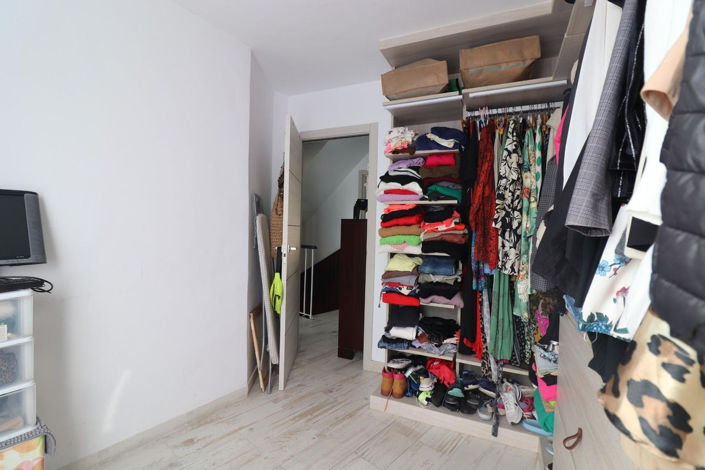 Image No.16-3 Bed Property for sale