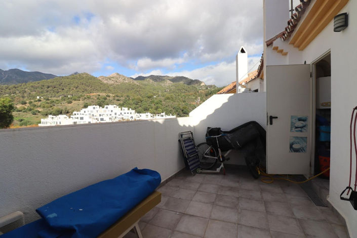 Image No.17-3 Bed Property for sale