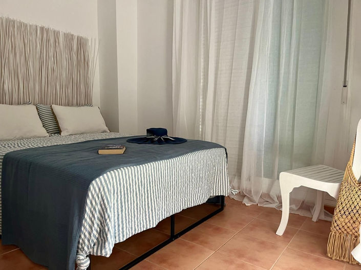 Image No.3-3 Bed Property for sale