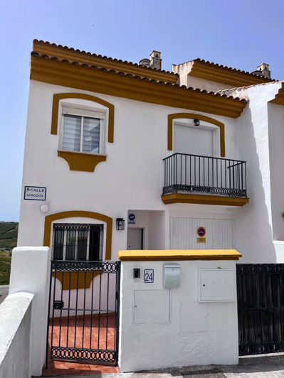 Image No.36-3 Bed Property for sale