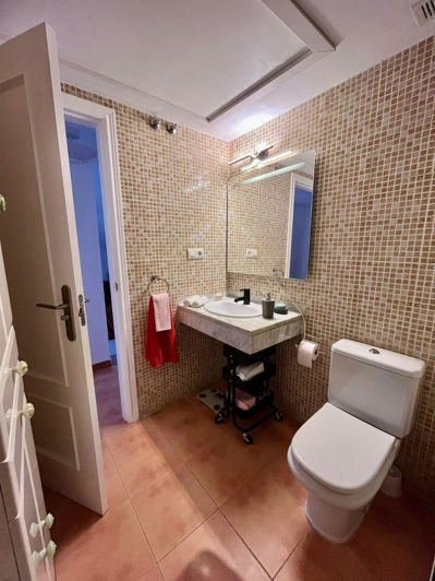 Image No.40-3 Bed Property for sale