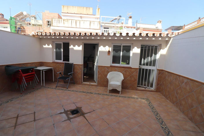 Image No.10-3 Bed Property for sale