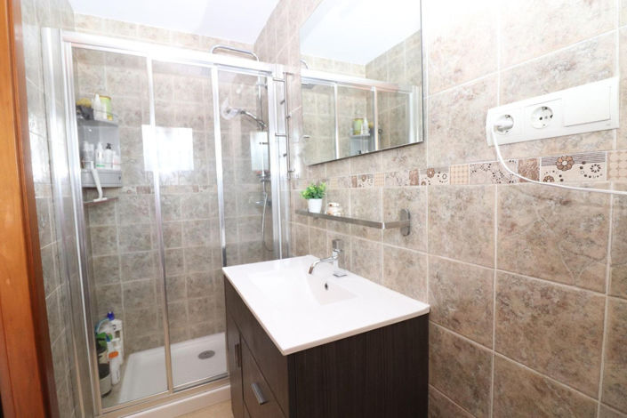 Image No.13-3 Bed Property for sale