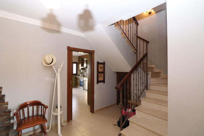 Image No.14-3 Bed Property for sale