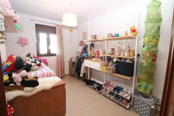 Image No.27-3 Bed Property for sale