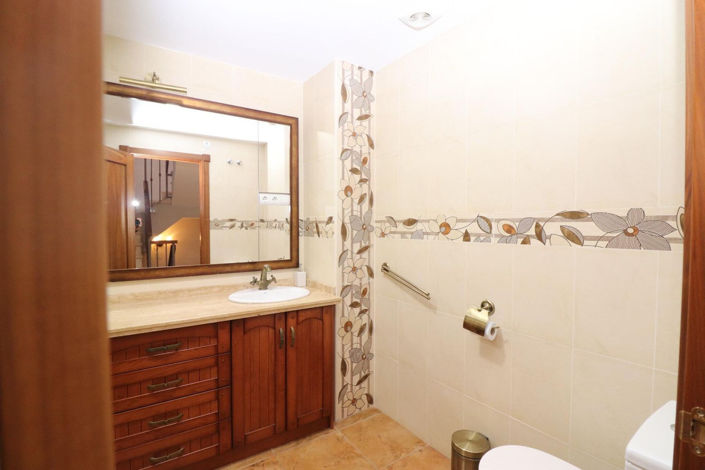 Image No.29-3 Bed Property for sale