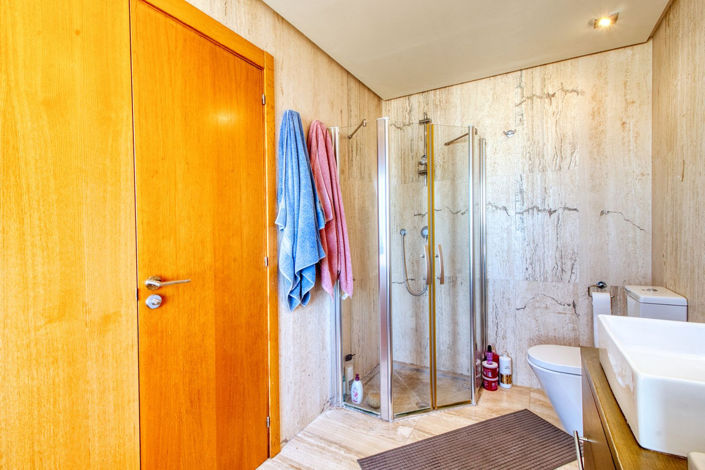 Image No.26-3 Bed Townhouse for sale