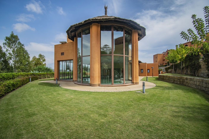 Image No.18-2 Bed Property for sale