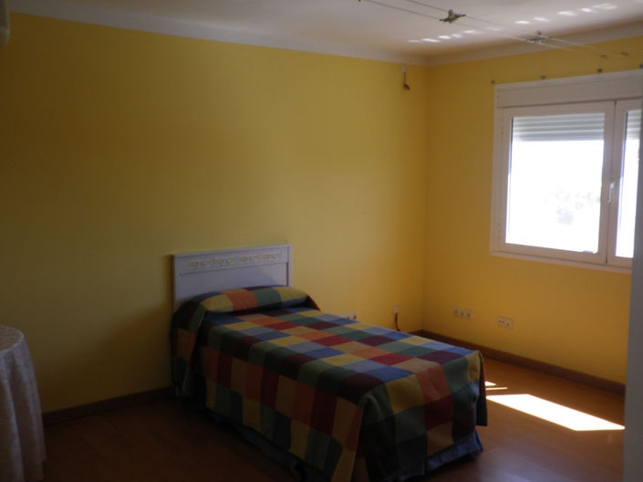 Image No.32-5 Bed Townhouse for sale