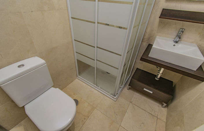 Image No.21-2 Bed Property for sale