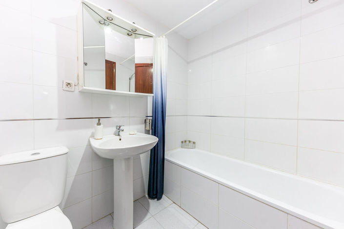 Image No.19-4 Bed Property for sale