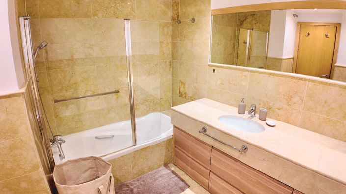 Image No.14-3 Bed Property for sale