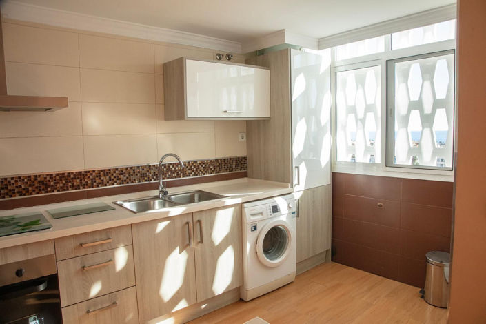 Image No.5-4 Bed Property for sale