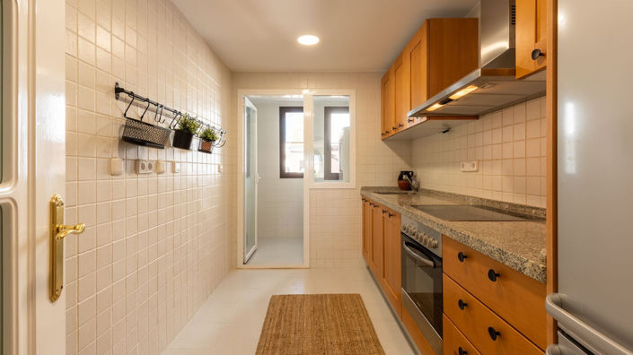 Image No.11-2 Bed Property for sale