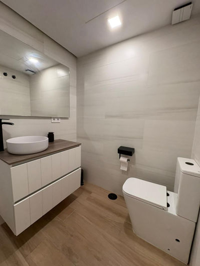 Image No.33-2 Bed Property for sale