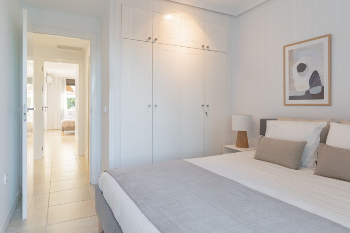 Image No.15-2 Bed Property for sale