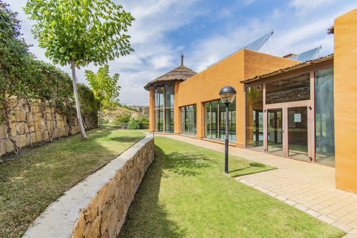 Image No.14-2 Bed Property for sale