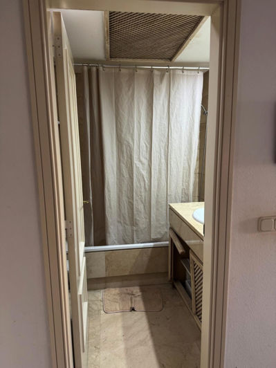 Image No.16-1 Bed Property for sale