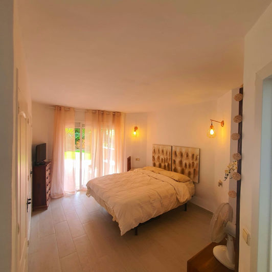 Image No.11-4 Bed Property for sale