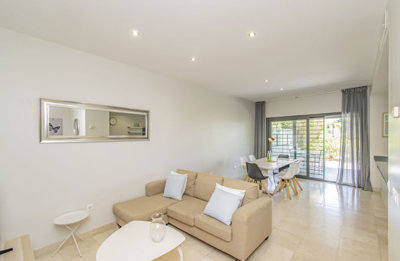 property8376d7e9b53d39f08a694b17ae26ad9c475