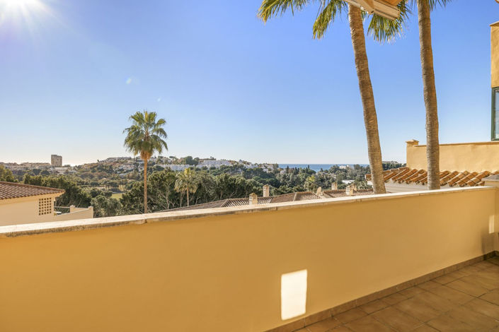 Image No.27-2 Bed Property for sale