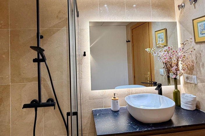 Image No.24-2 Bed Property for sale