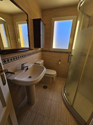 Image No.10-2 Bed Property for sale