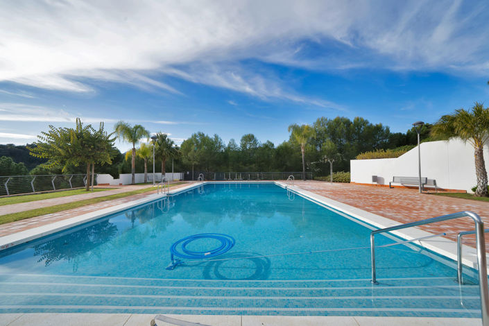 Image No.13-2 Bed Property for sale