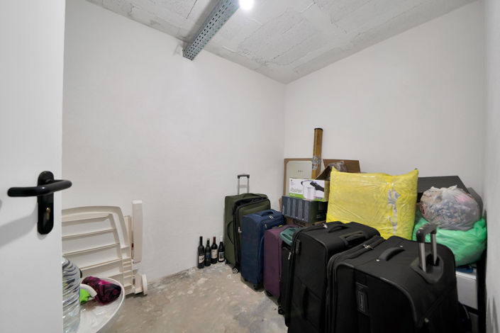 Image No.18-2 Bed Property for sale