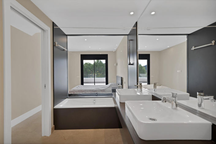 Image No.3-2 Bed Property for sale