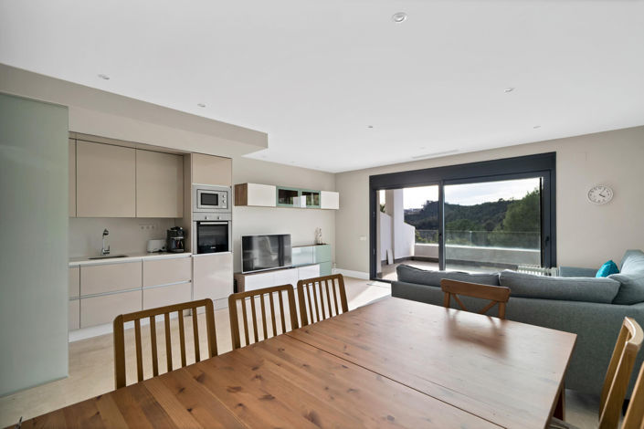 Image No.32-2 Bed Property for sale