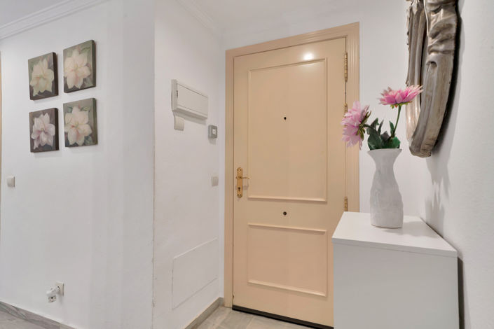 Image No.18-2 Bed Property for sale