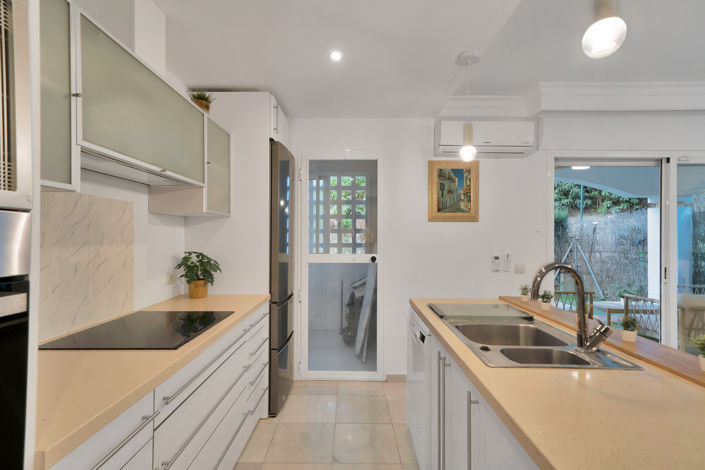 Image No.47-2 Bed Property for sale