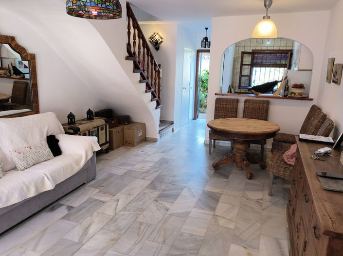 Image No.12-2 Bed Property for sale